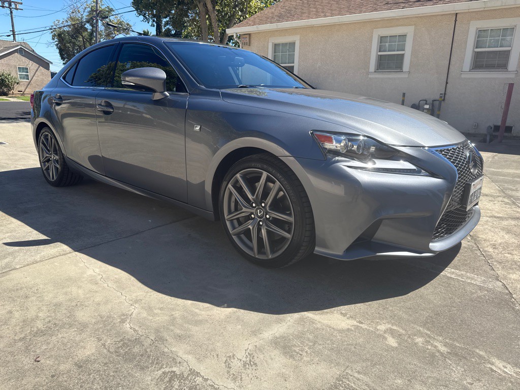 2016 Lexus IS Image 6