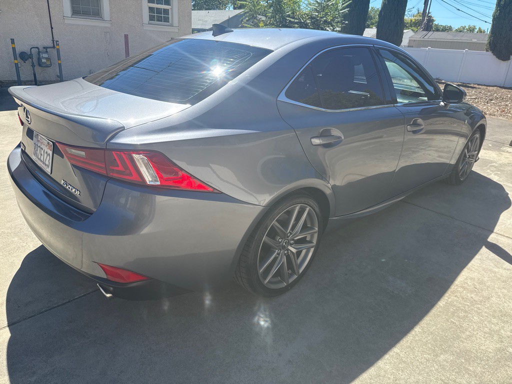 2016 Lexus IS Image 8