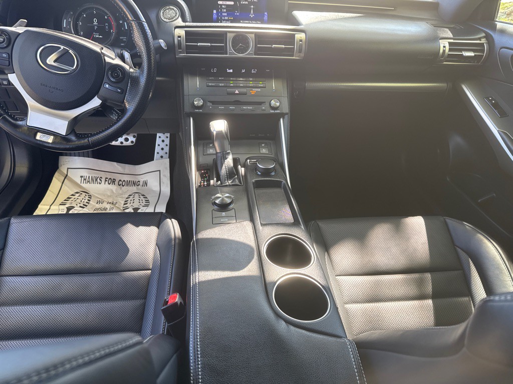 2016 Lexus IS Image 20