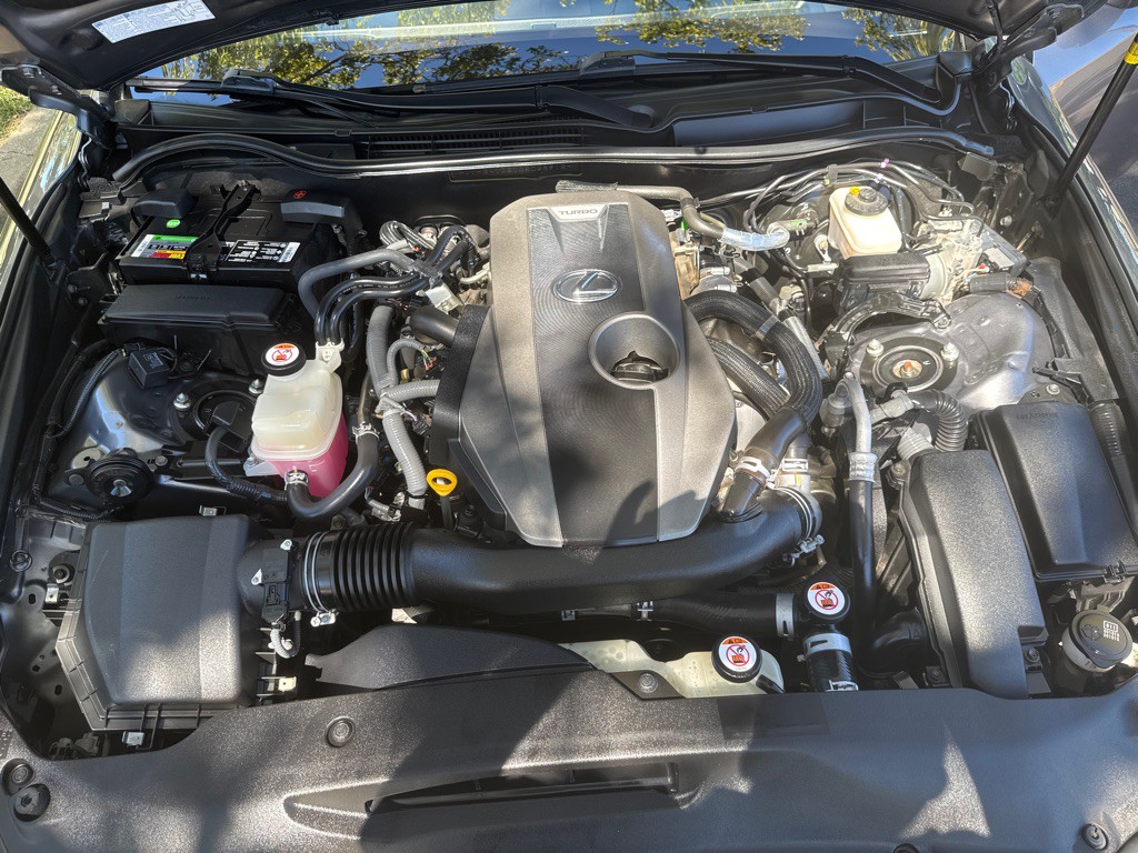 2016 Lexus IS Image 25