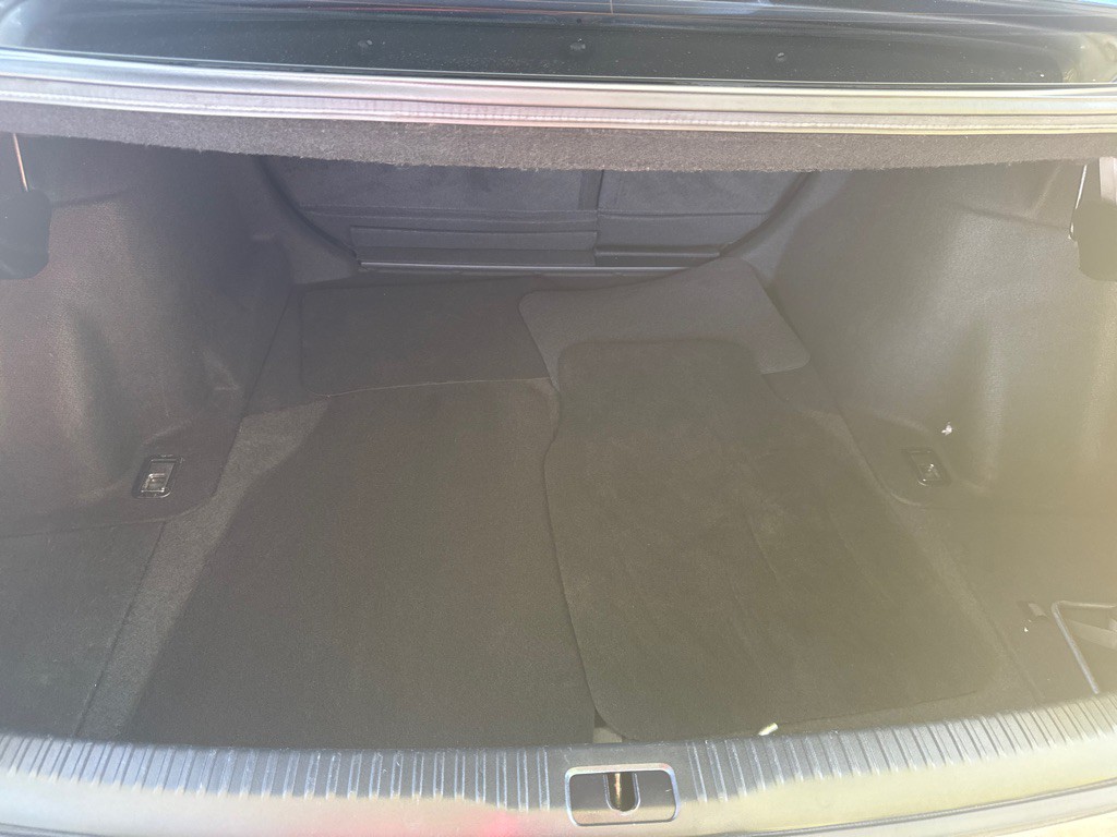 2016 Lexus IS Image 28
