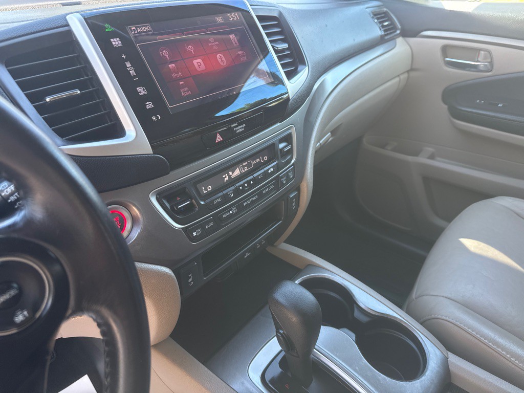 2016 Honda Pilot Image 19