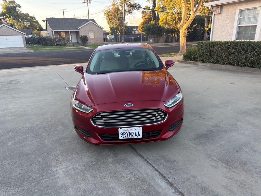 2016 Ford Fusion Image 2