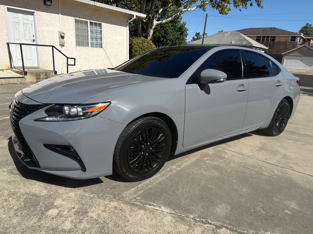 2018 Lexus ES Image 1