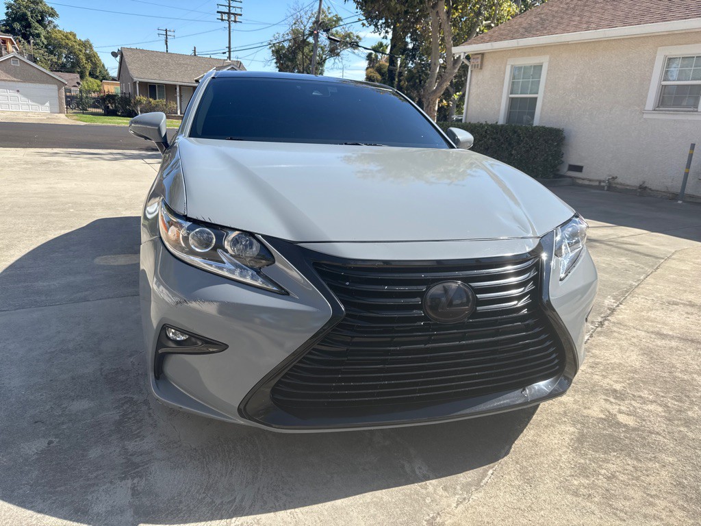 2018 Lexus ES Image 3