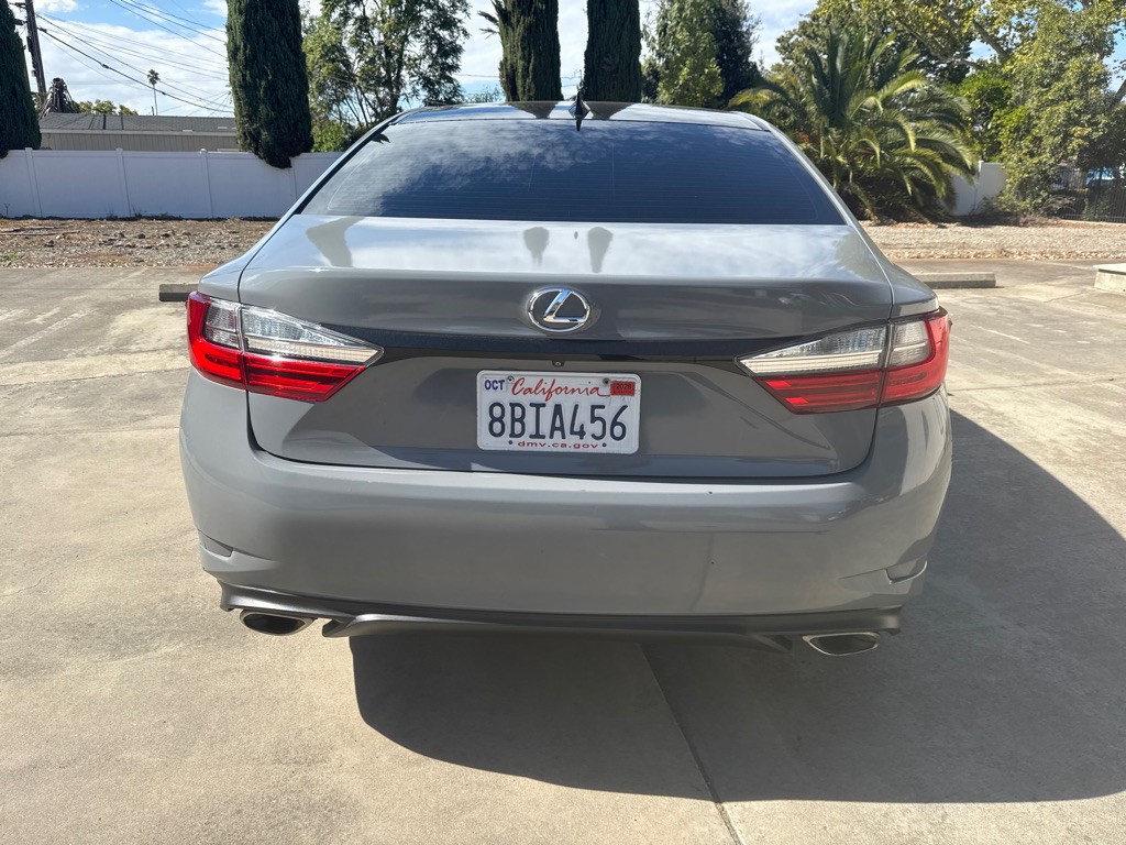 2018 Lexus ES Image 7