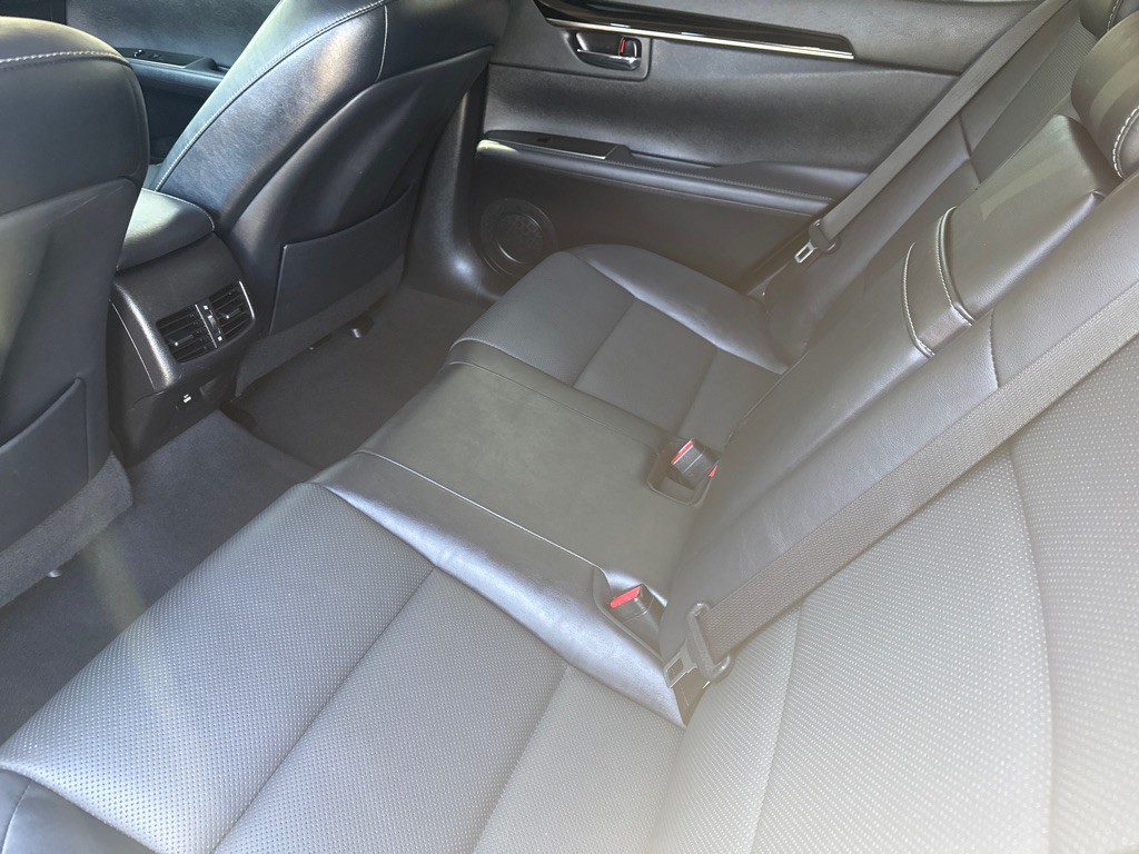 2018 Lexus ES Image 13