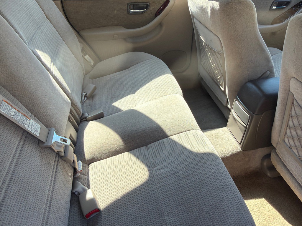 2004 Subaru Legacy Image 8