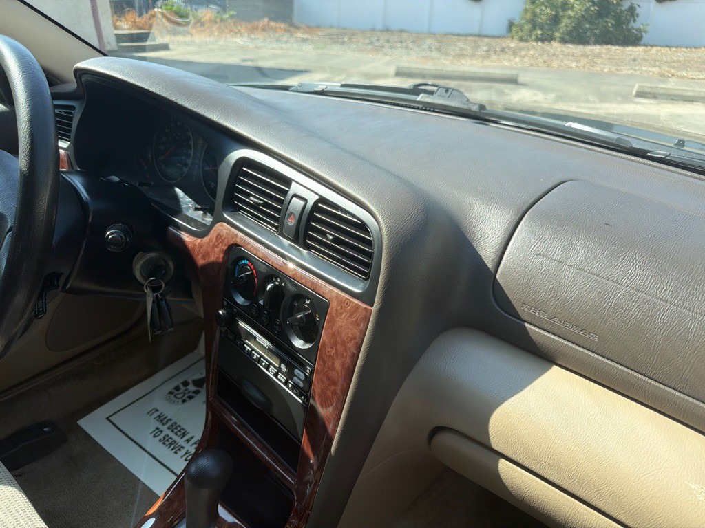 2004 Subaru Legacy Image 10