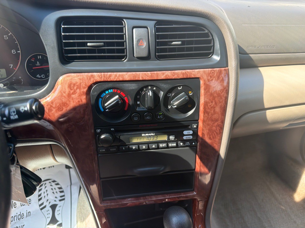2004 Subaru Legacy Image 12