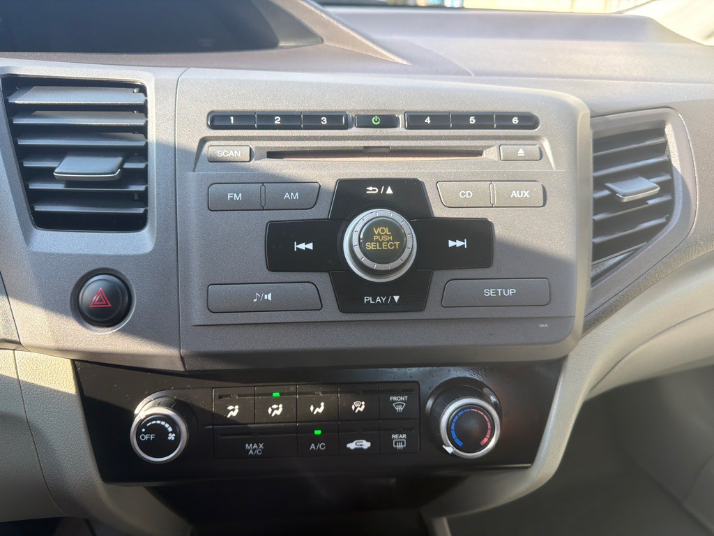 2012 Honda Civic Image 12