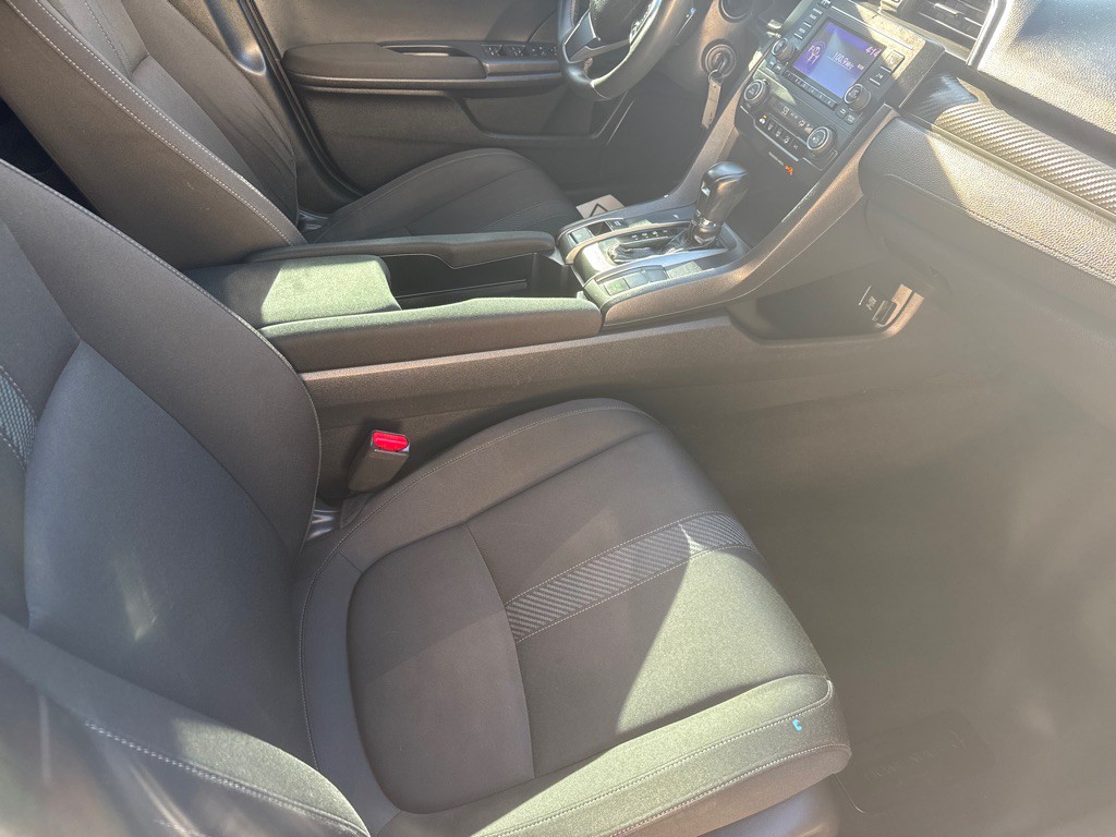 2018 Honda Civic Image 16