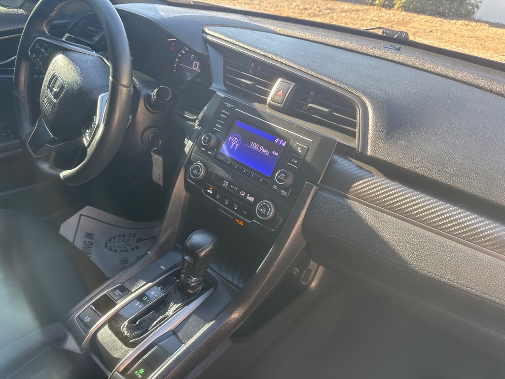 2018 Honda Civic Image 18