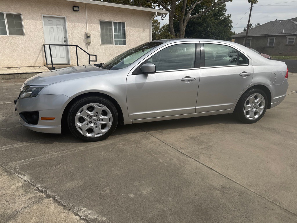 2011 Ford Fusion Image 2