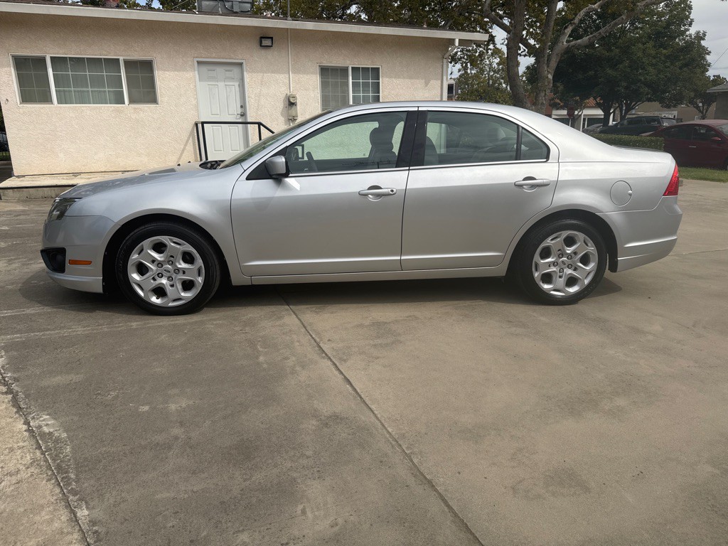 2011 Ford Fusion Image 3