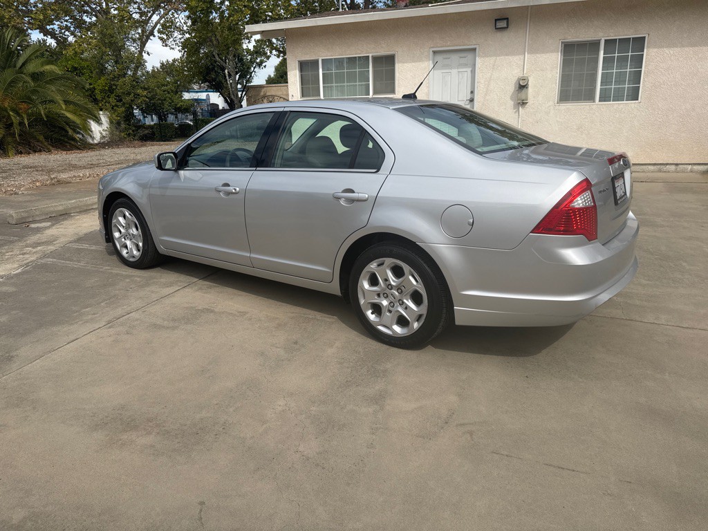 2011 Ford Fusion Image 4