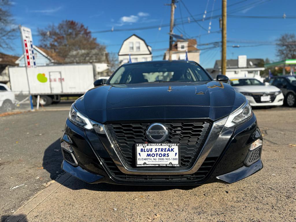2022 Nissan Altima Image 2