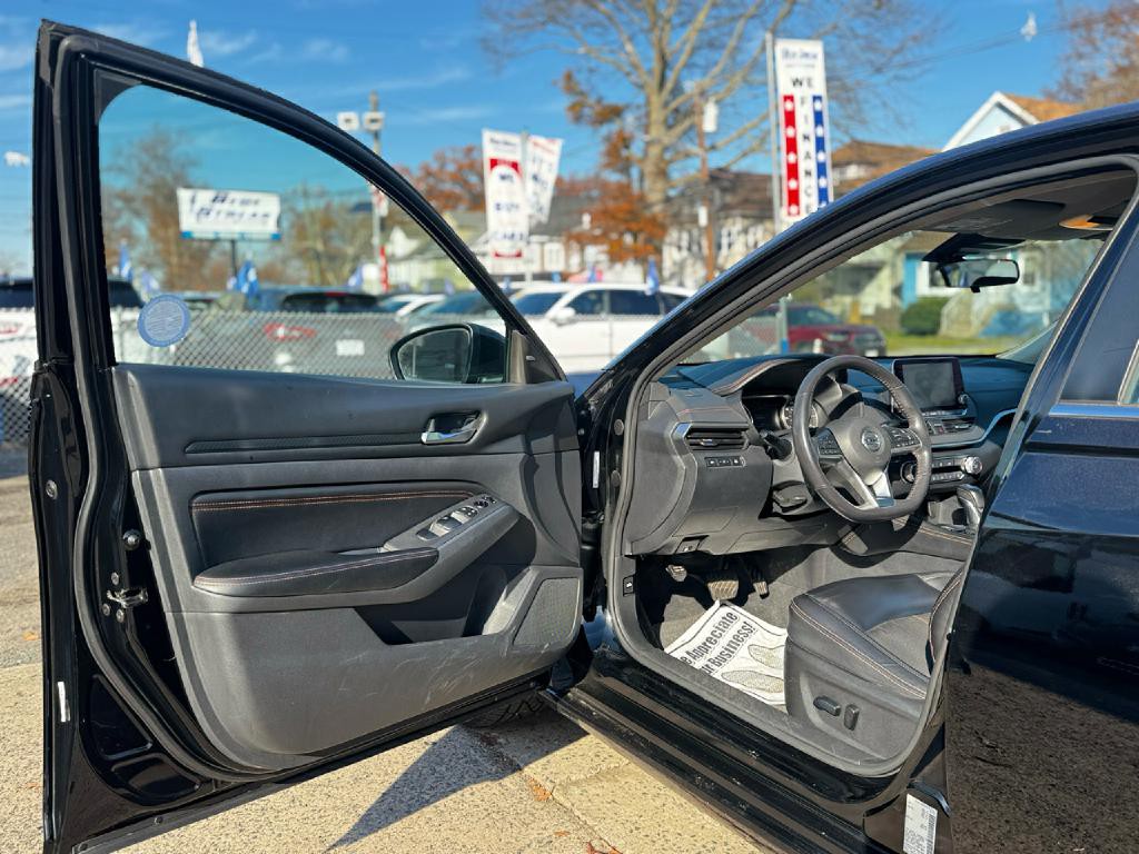 2022 Nissan Altima Image 13