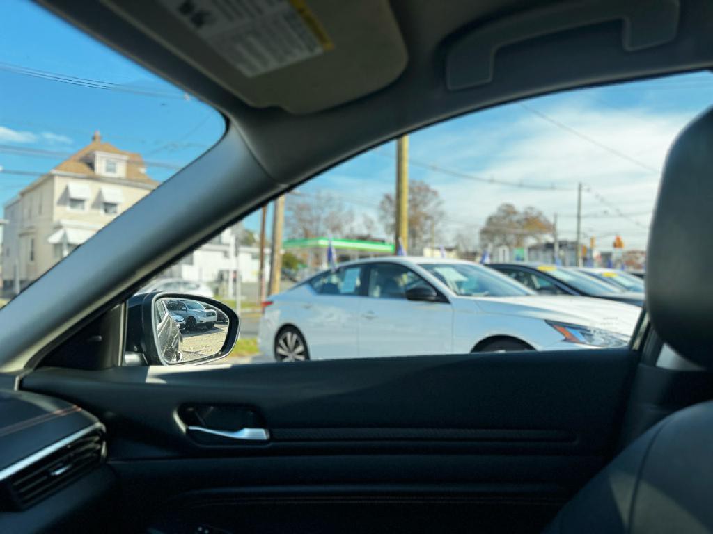 2022 Nissan Altima Image 19