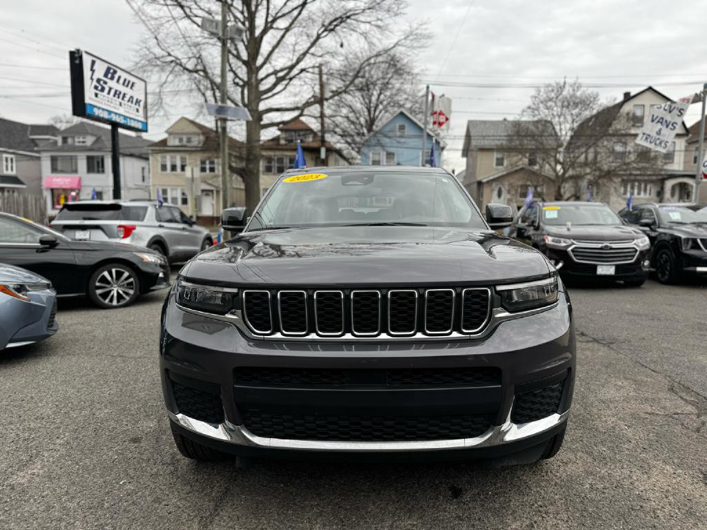 2023 Jeep Grand Cherokee Image 2