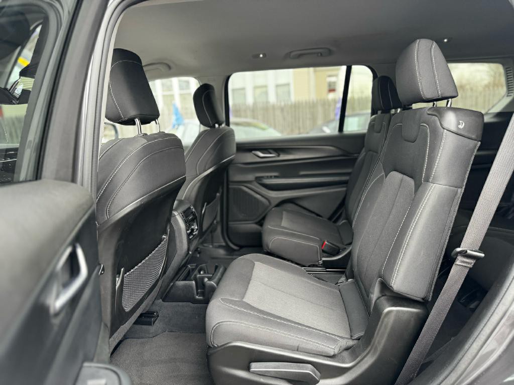 2023 Jeep Grand Cherokee Image 17