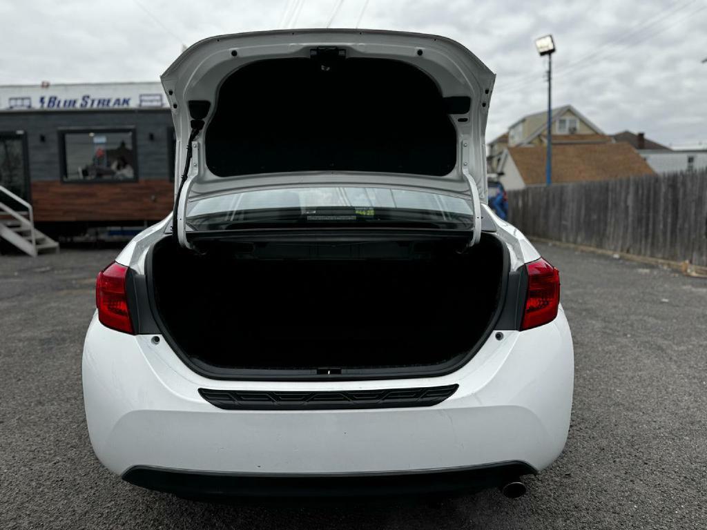 2019 Toyota Corolla Image 12