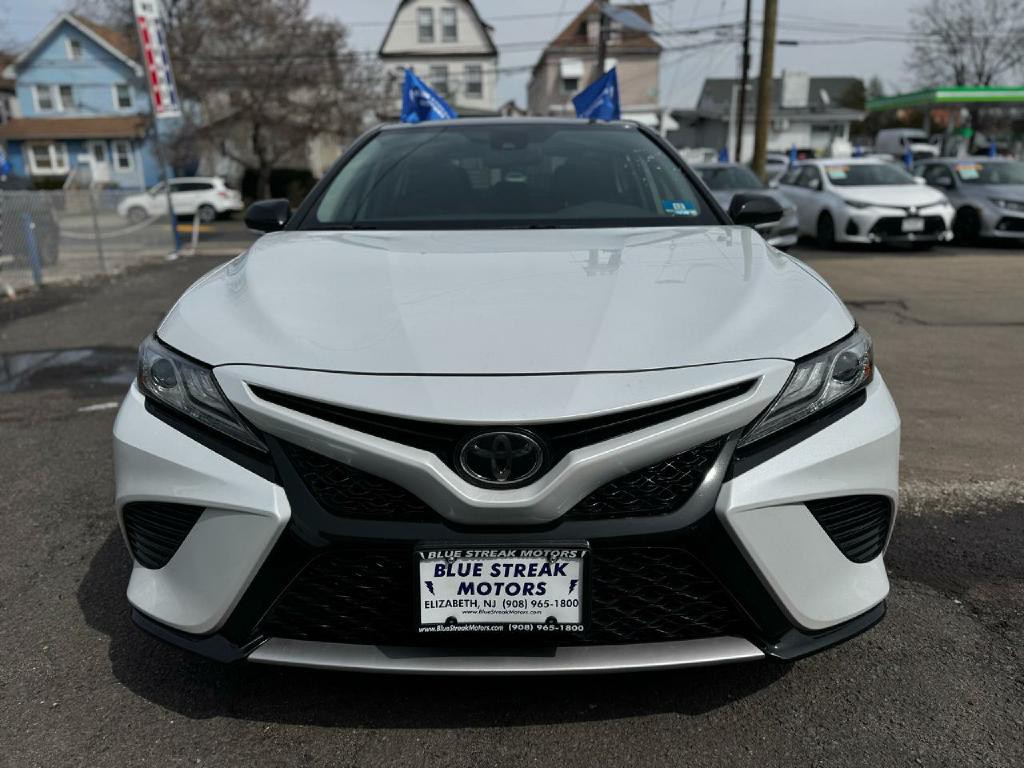 2019 Toyota Camry Image 2