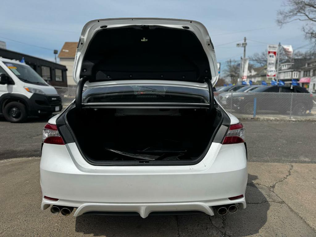 2019 Toyota Camry Image 12