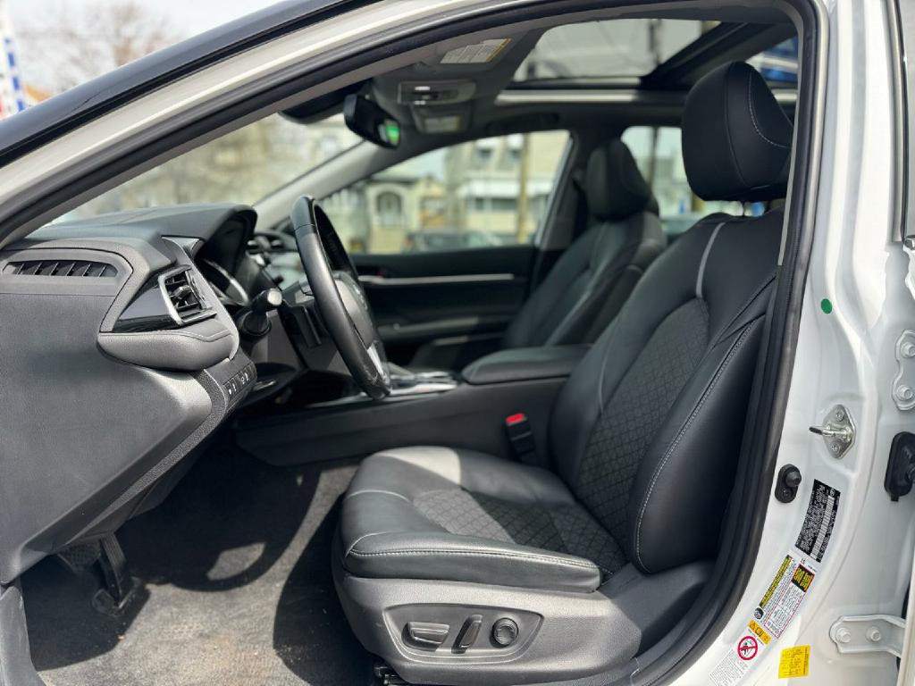 2019 Toyota Camry Image 15