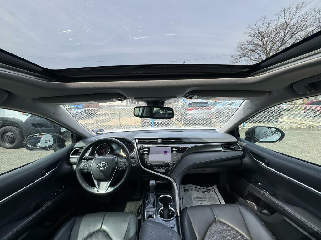 2019 Toyota Camry Image 20