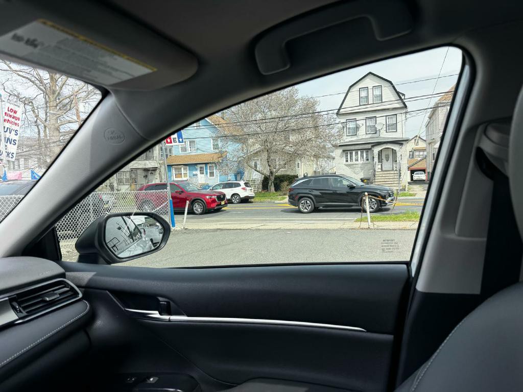 2019 Toyota Camry Image 21