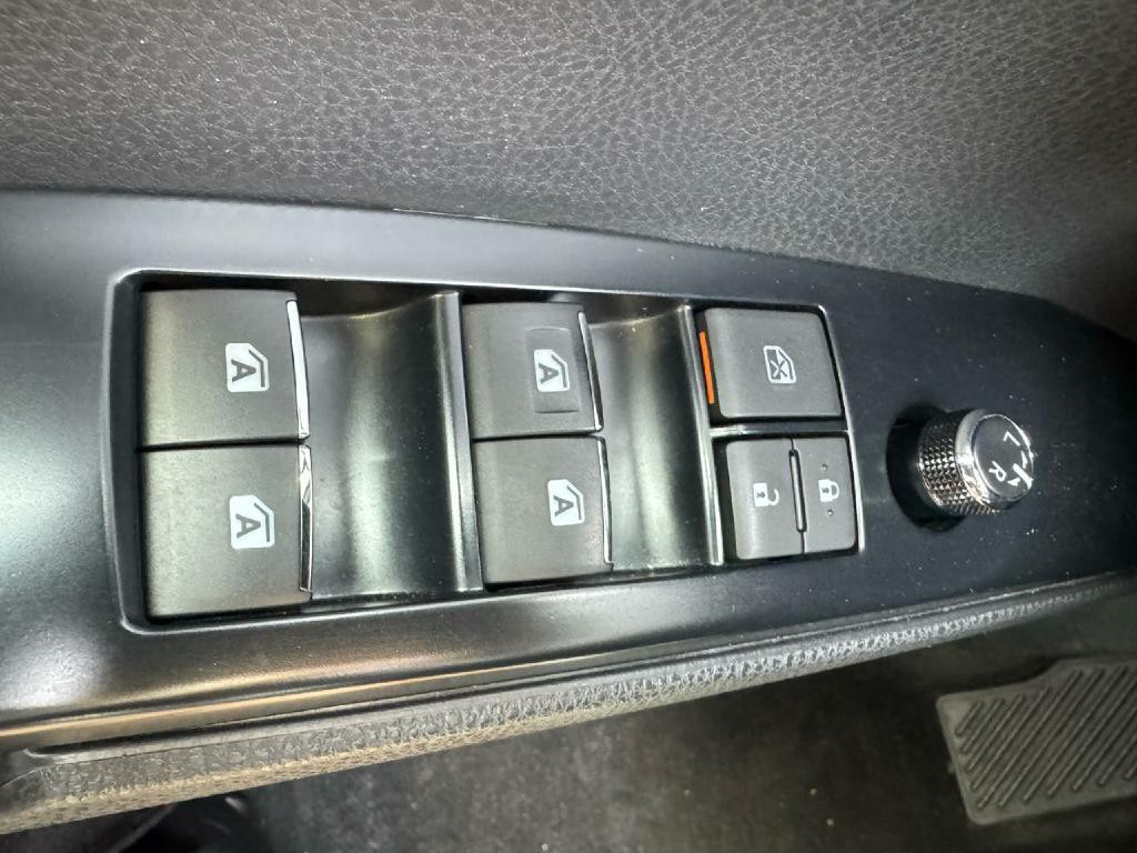 2019 Toyota Camry Image 27