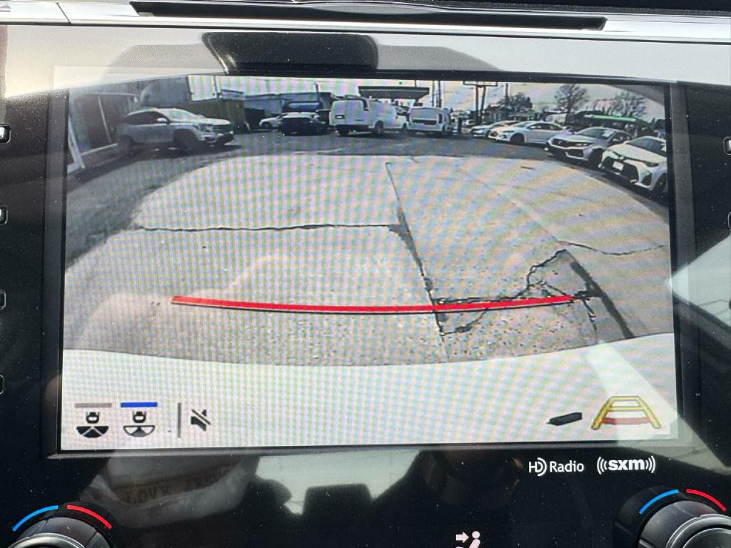 2019 Toyota Camry Image 30