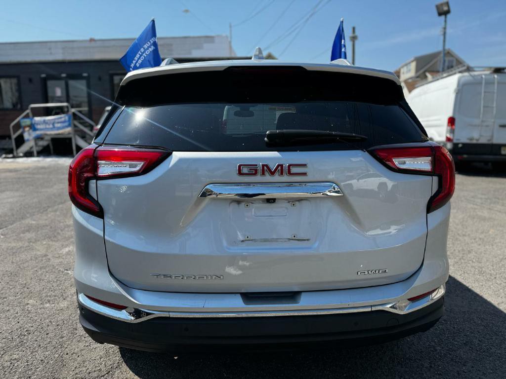 2022 GMC Terrain Image 9