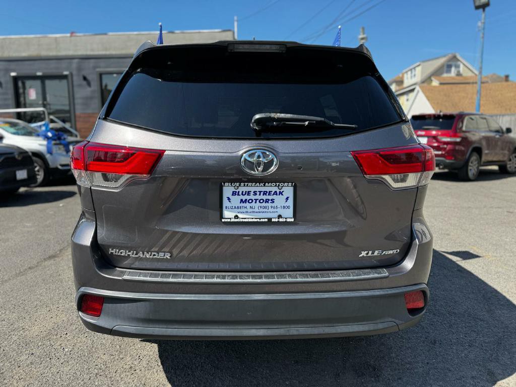 2019 Toyota Highlander Image 10