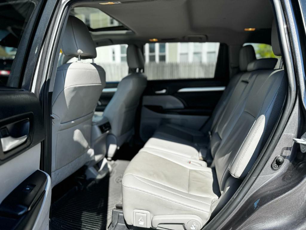 2019 Toyota Highlander Image 19