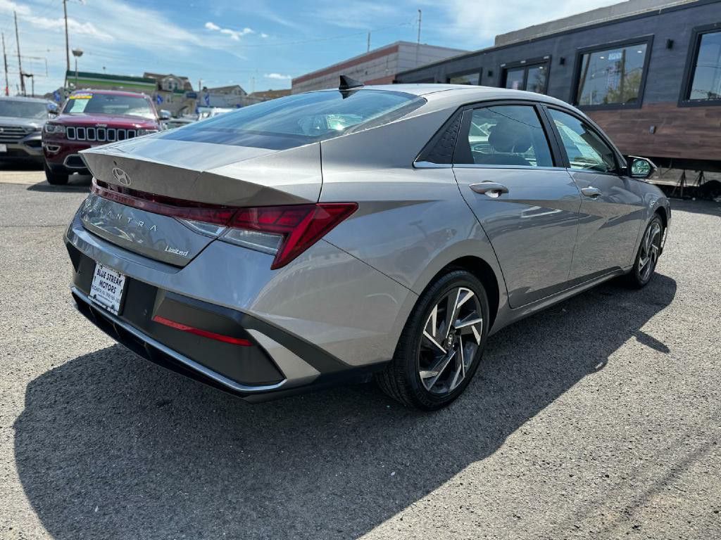 2024 Hyundai Elantra Image 10