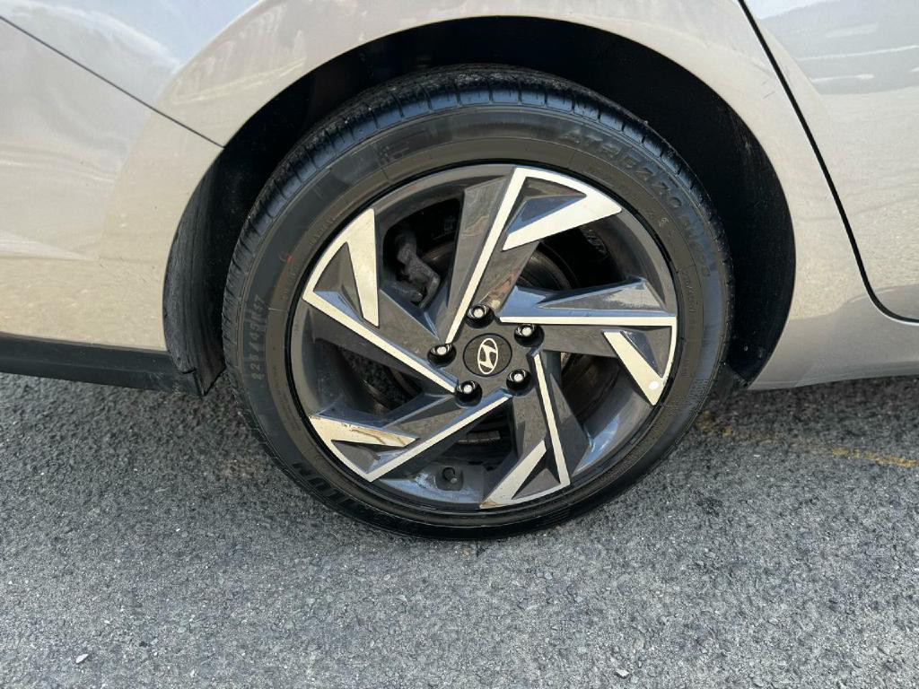2024 Hyundai Elantra Image 11