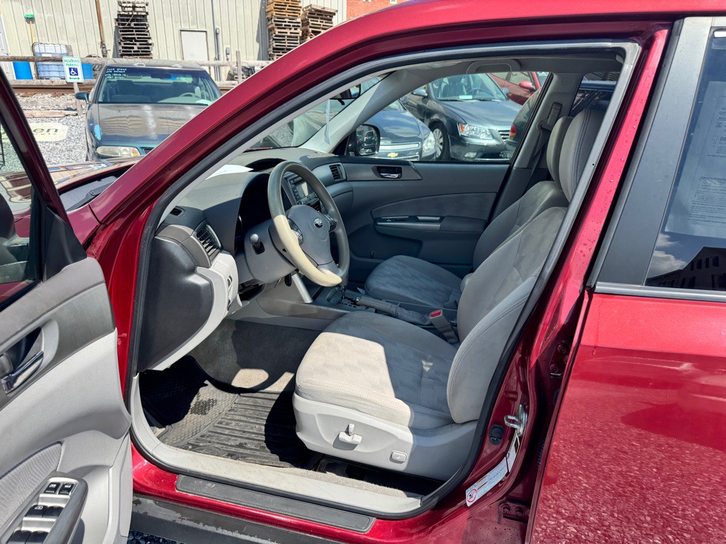 2010 Subaru Forester Image 8