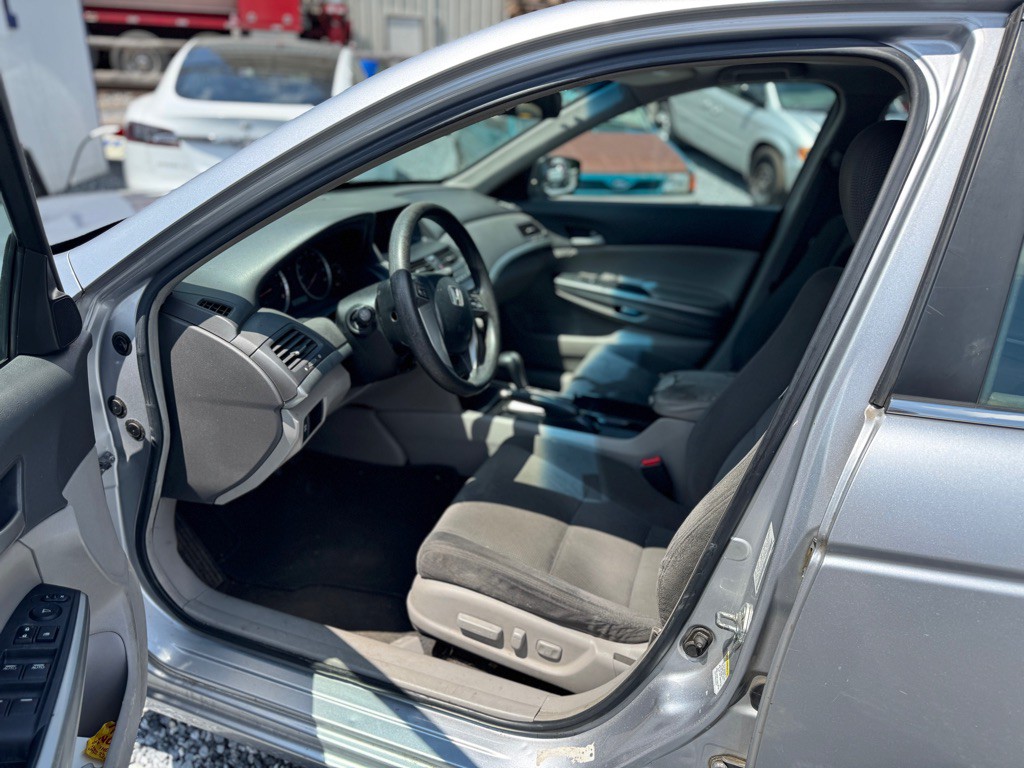 2008 Honda Accord Image 8