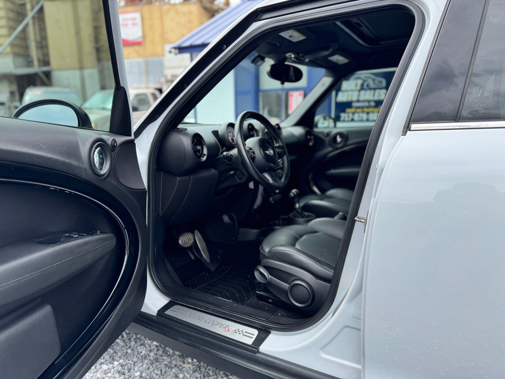 2013 MINI Cooper Image 9