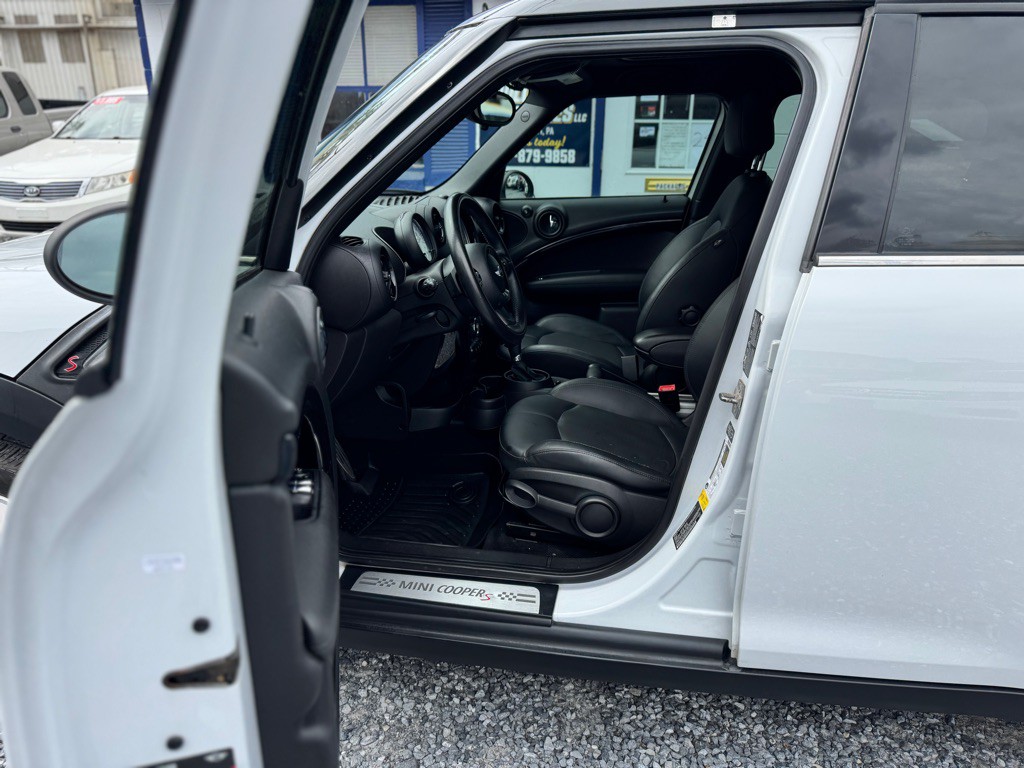 2013 MINI Cooper Image 10