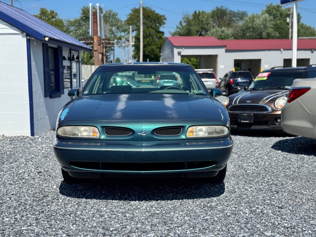 1998 Oldsmobile 88 Image 2
