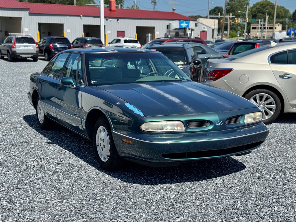 1998 Oldsmobile 88 Image 3