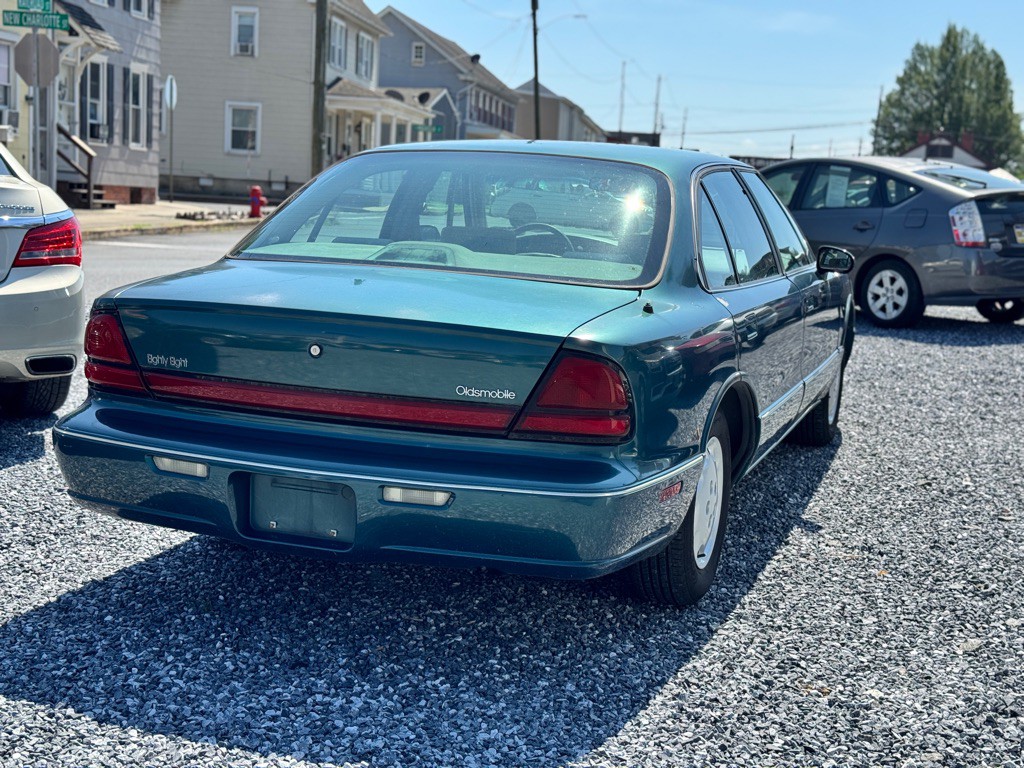 1998 Oldsmobile 88 Image 4