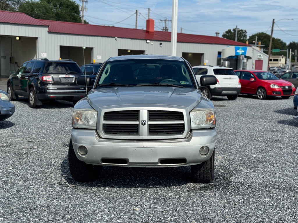 2007 Dodge Dakota Image 2