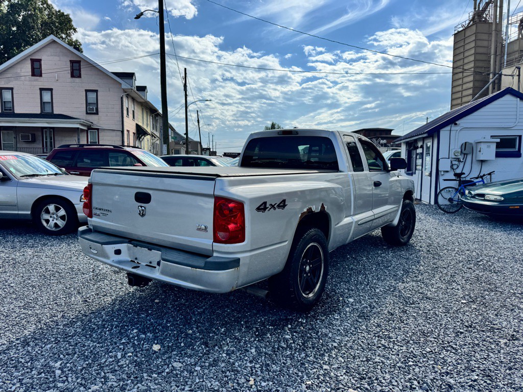 2007 Dodge Dakota Image 4