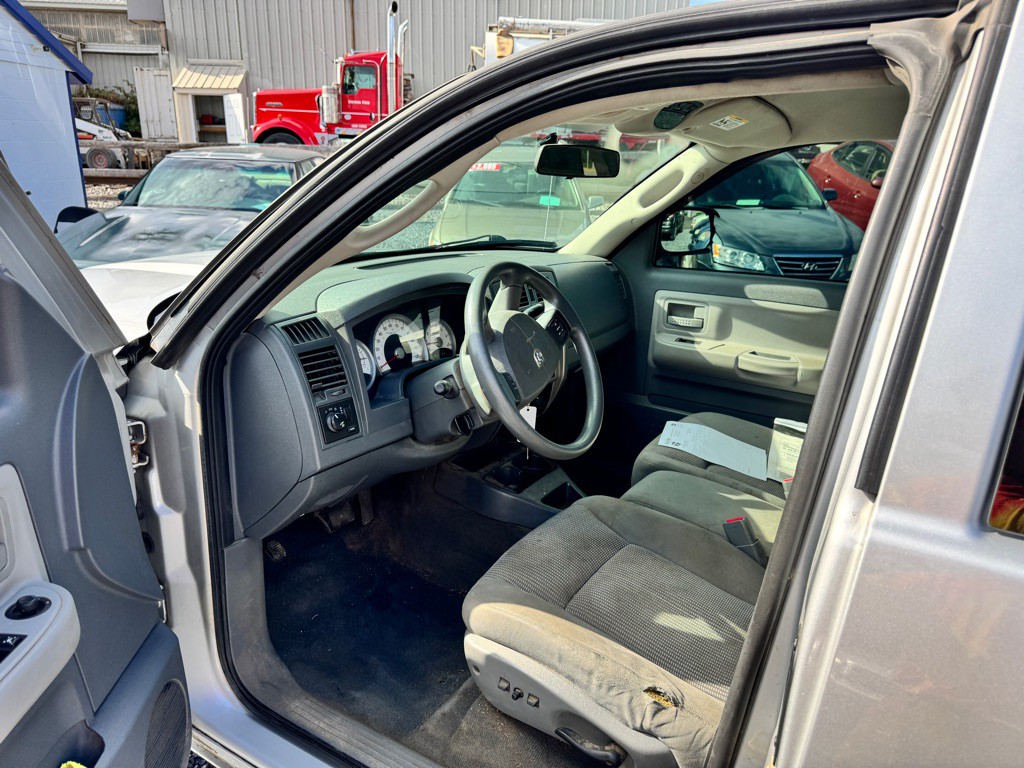 2007 Dodge Dakota Image 12