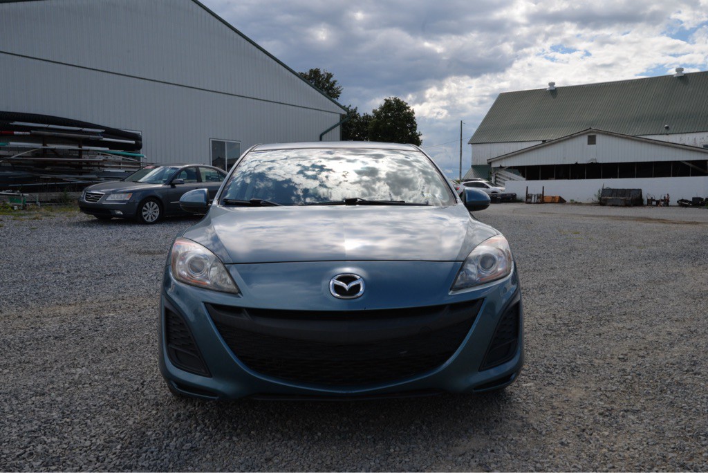 2011 Mazda Mazda3 Image 2