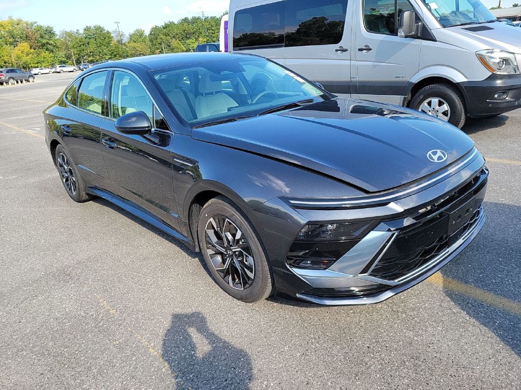 2025 Hyundai Sonata Image 2